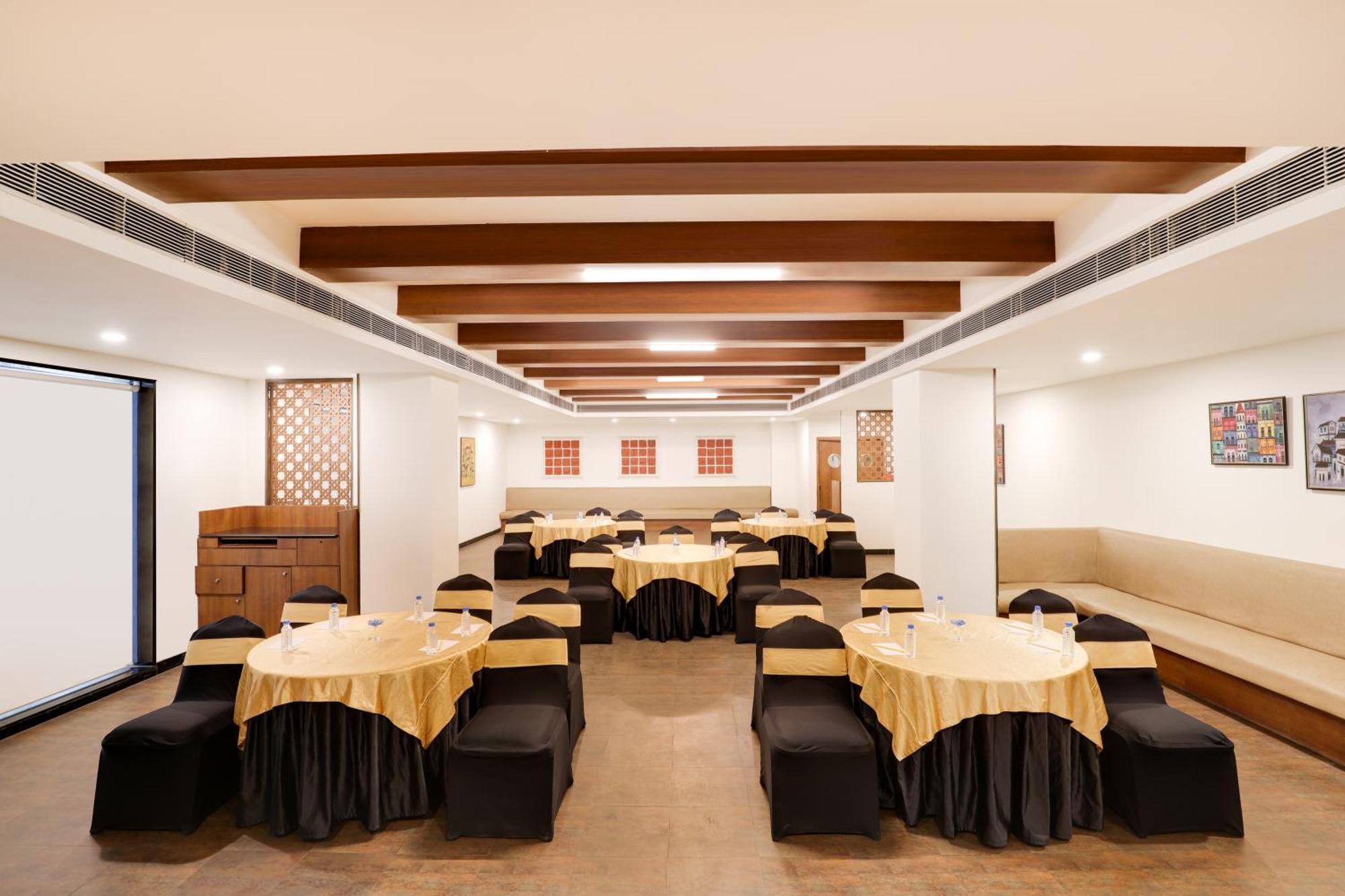 Lemon Tree Hotel, Indore Esterno foto